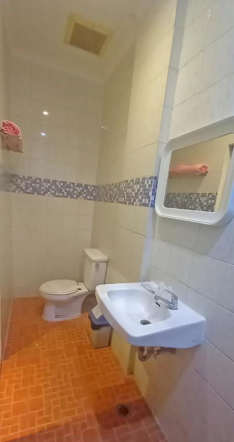 Hotel Aruni Ancol Giacarta Esterno foto